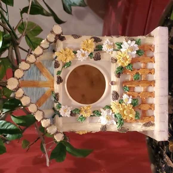 Factory Card Outlet Other - Hanging lodge birdhouse